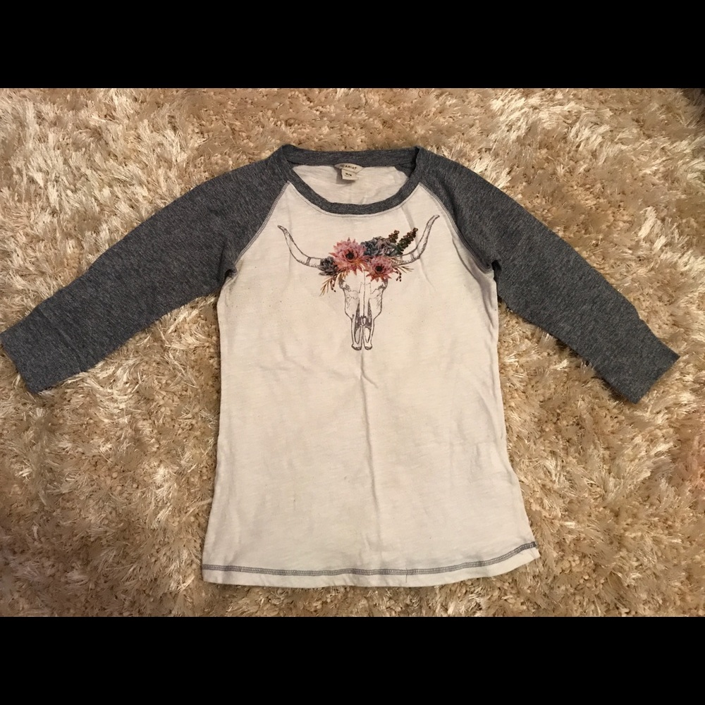 Ariat steer skull with flower crown top